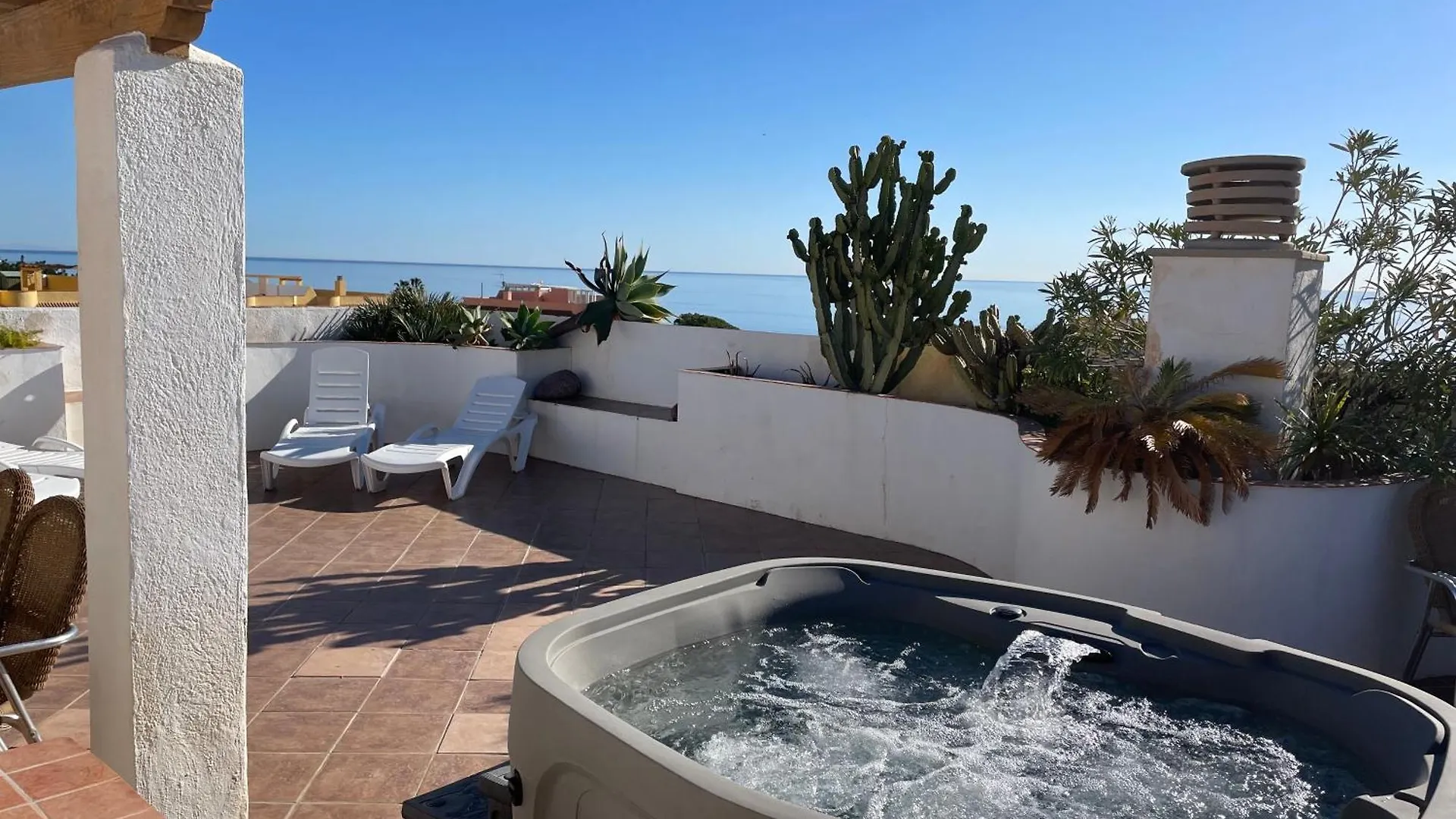 Penthouse With Private Roof Terrace And Jacuzzi location